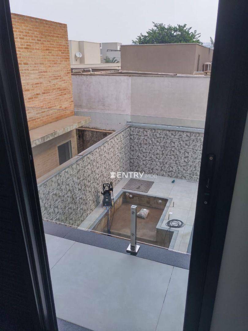 Casa à venda com 4 quartos, 205m² - Foto 11