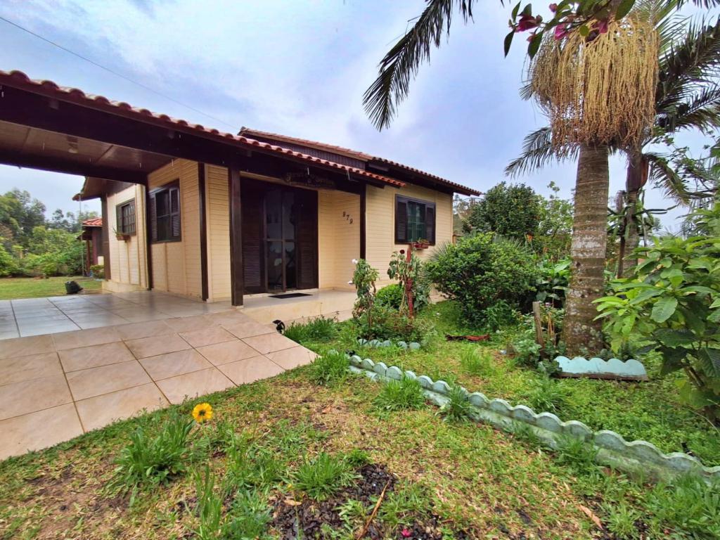 Casa à venda com 2 quartos, 68m² - Foto 1