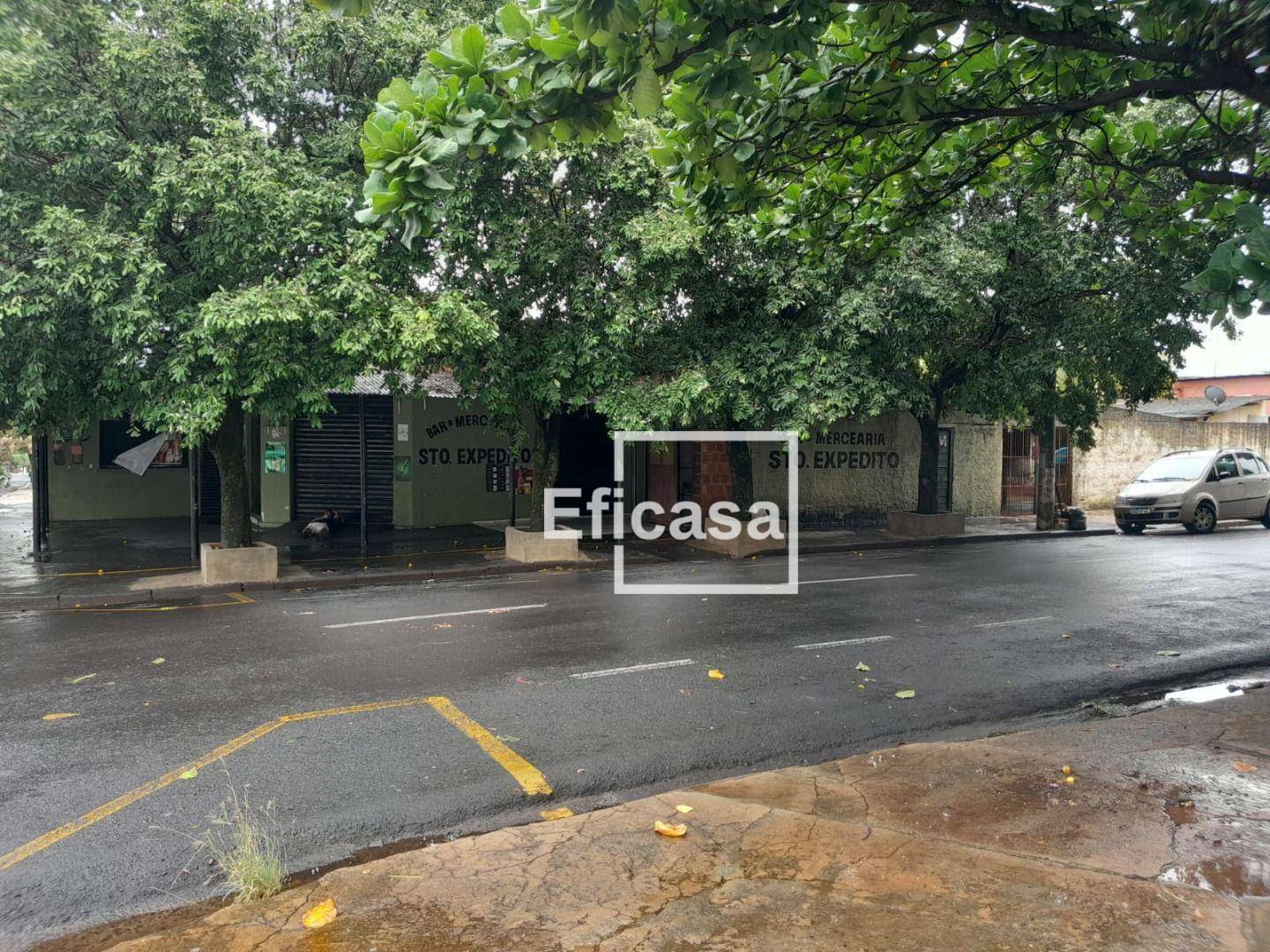 Casa à venda com 2 quartos, 380m² - Foto 4