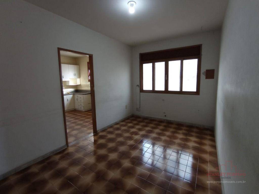 Casa para alugar com 3 quartos, 200m² - Foto 11