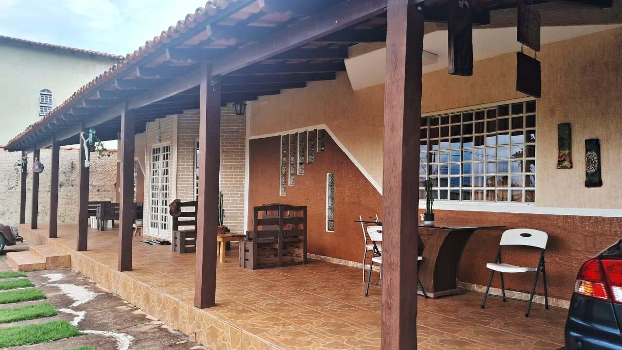 Casa à venda com 4 quartos, 1000m² - Foto 4