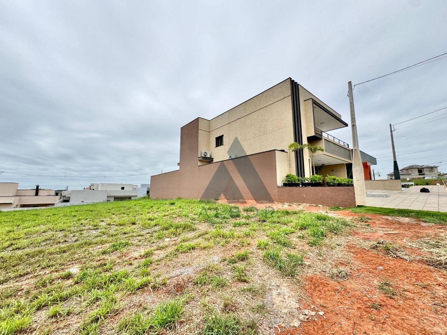 Loteamento e Condomínio, 360 m² - Foto 1