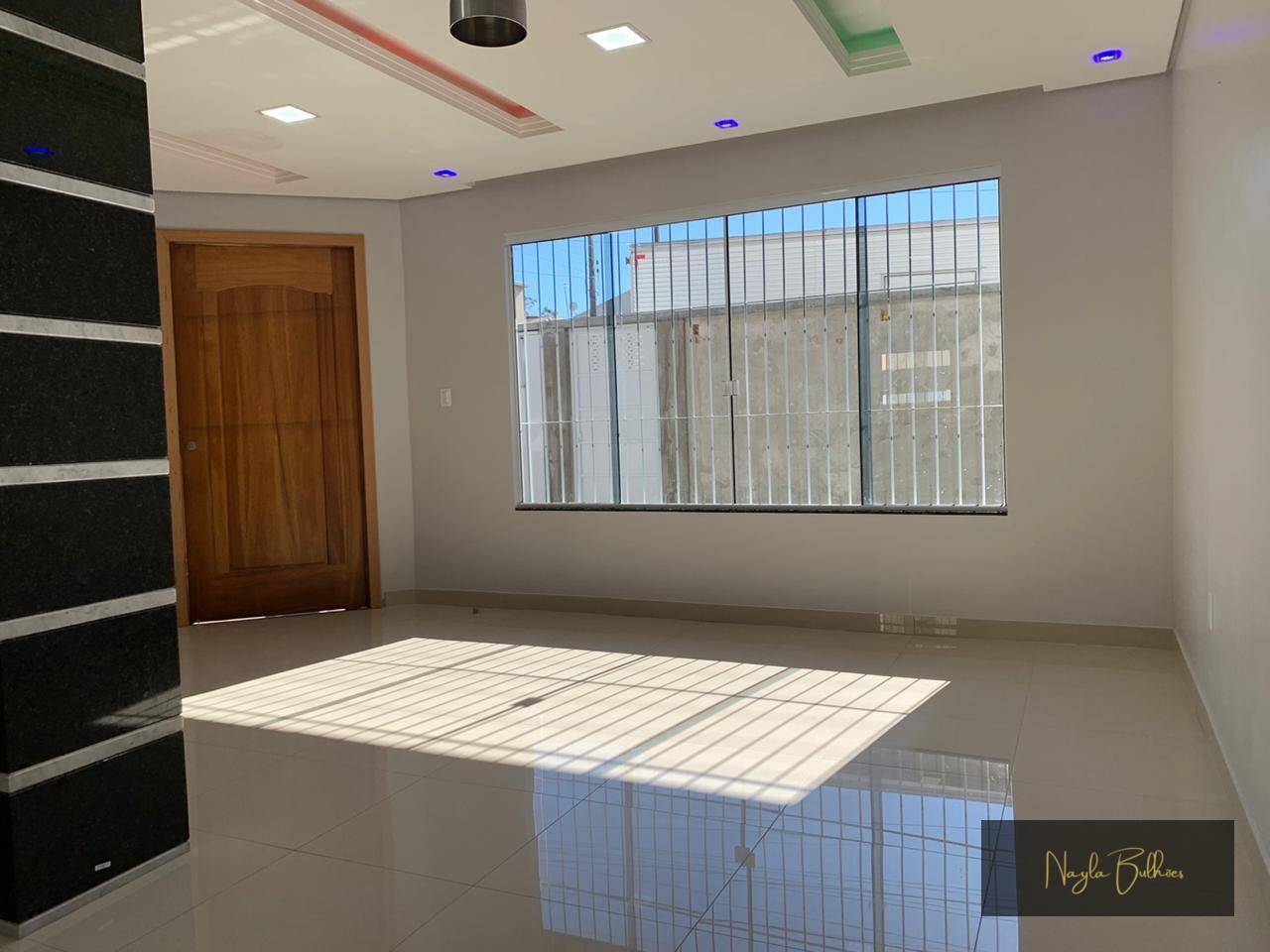 Sobrado à venda com 3 quartos, 240m² - Foto 1