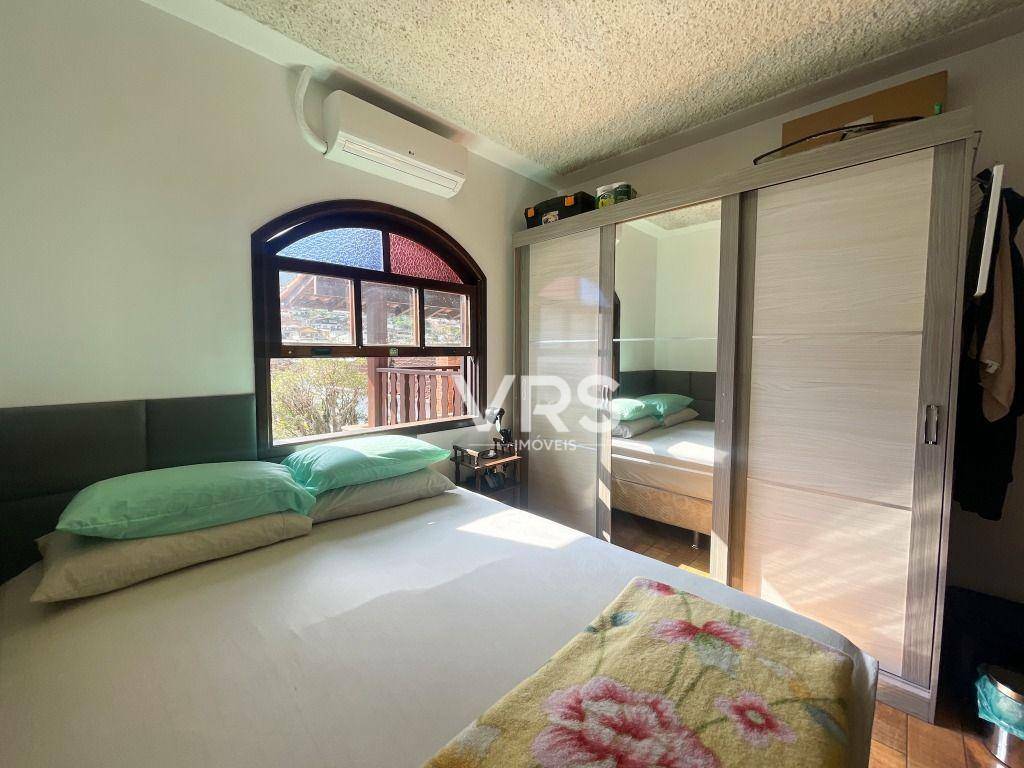 Casa à venda com 3 quartos, 238m² - Foto 20