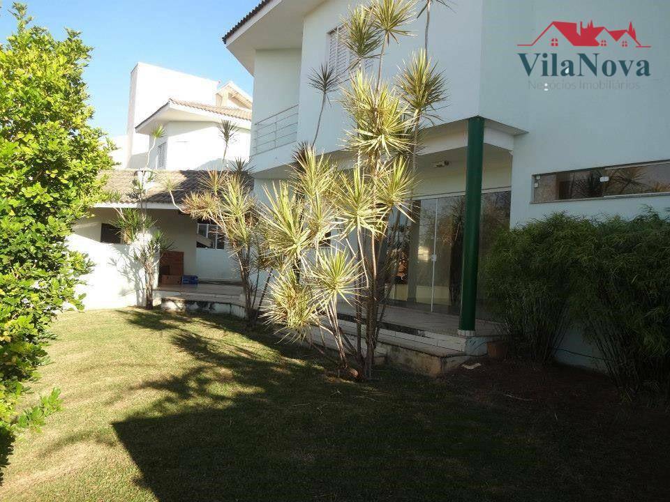 Casa de Condomínio à venda e aluguel com 6 quartos, 290m² - Foto 1