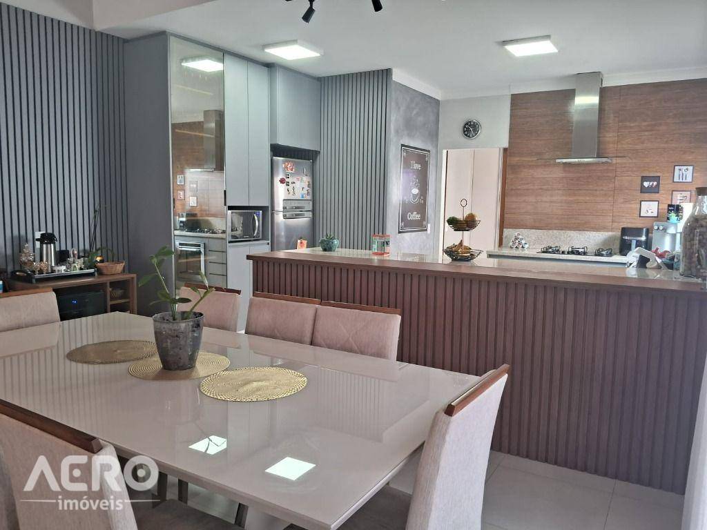 Casa à venda com 3 quartos, 231m² - Foto 6
