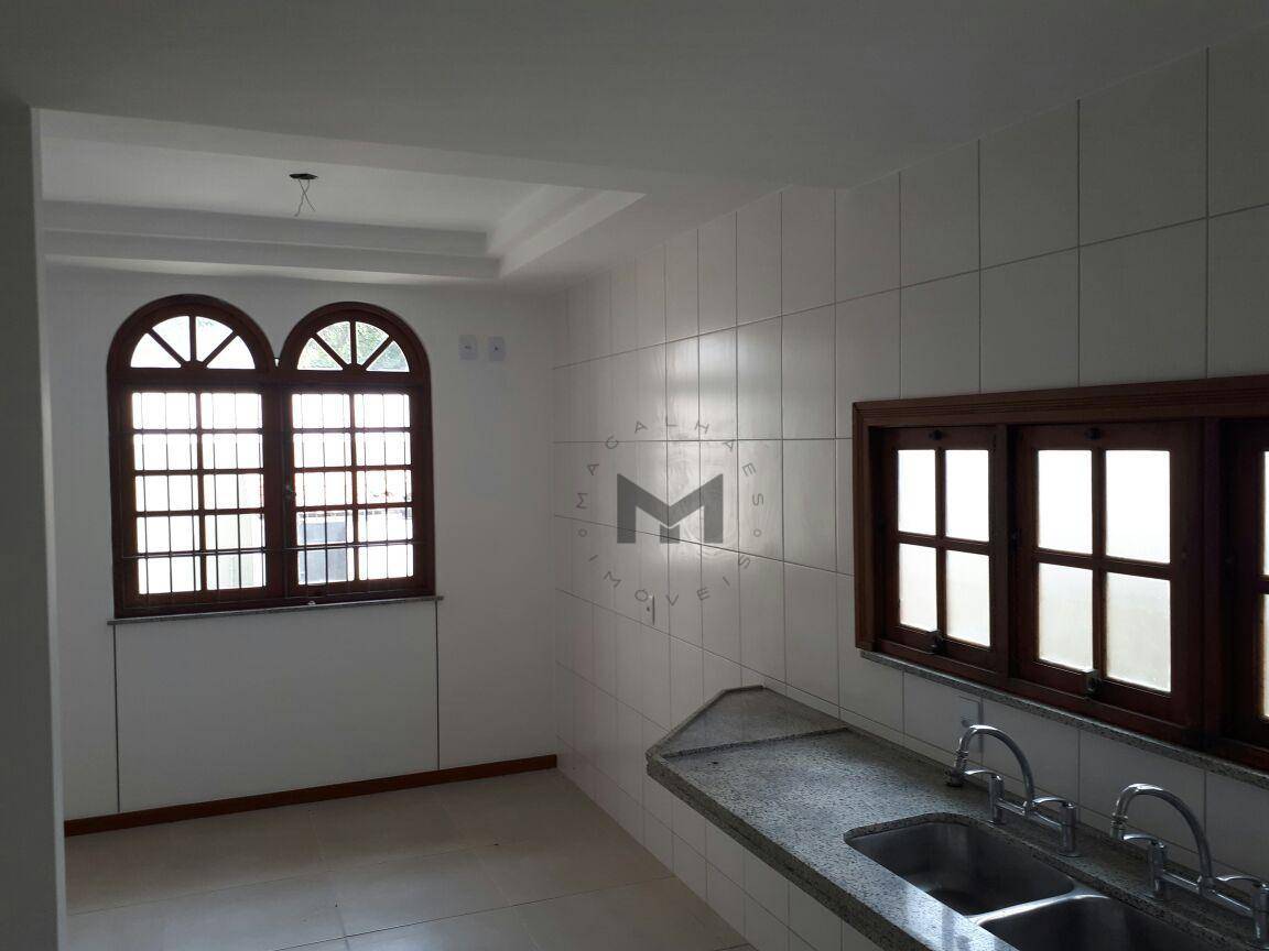 Casa à venda com 4 quartos, 200m² - Foto 16