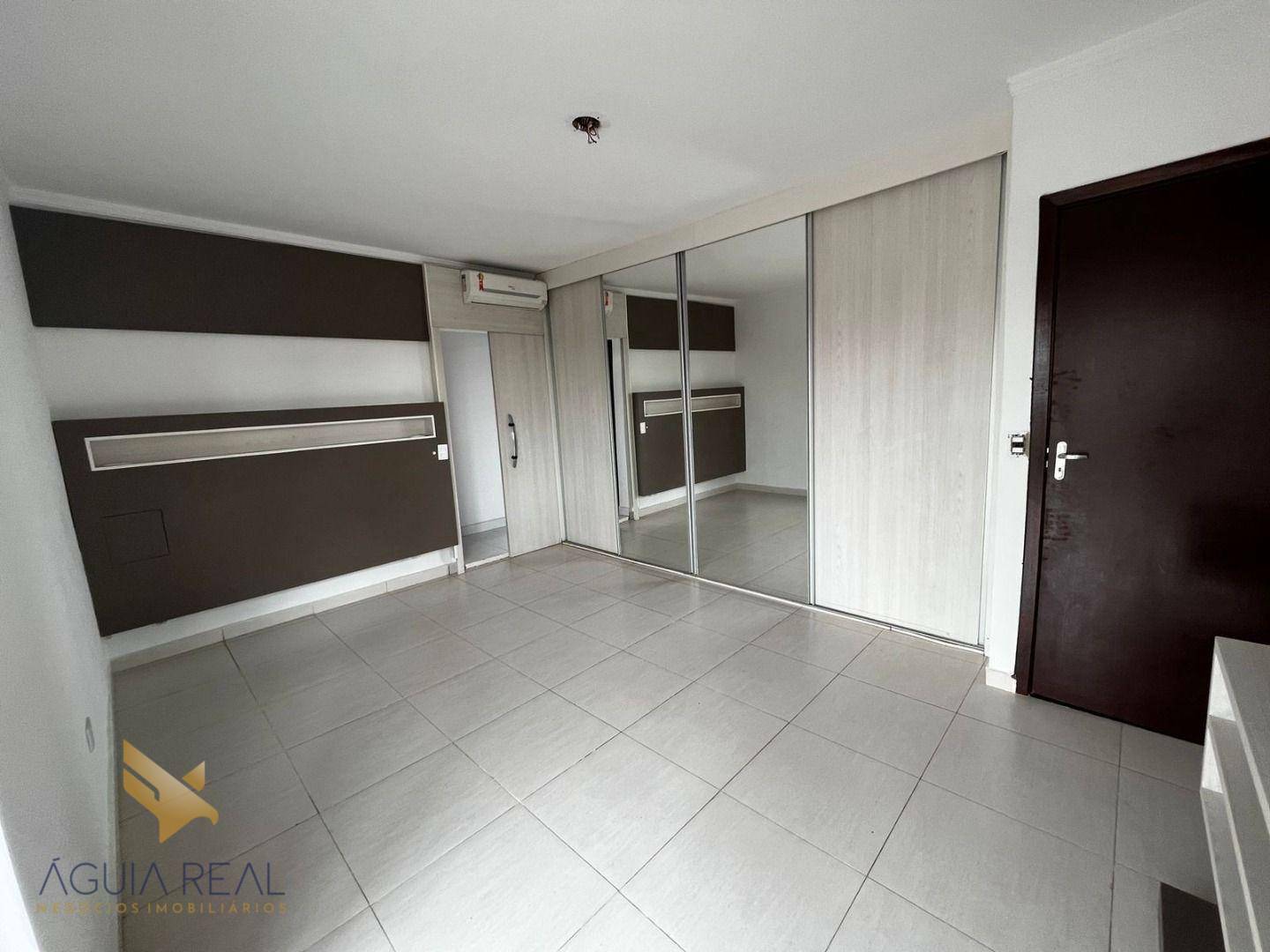 Sobrado à venda com 5 quartos, 280m² - Foto 4