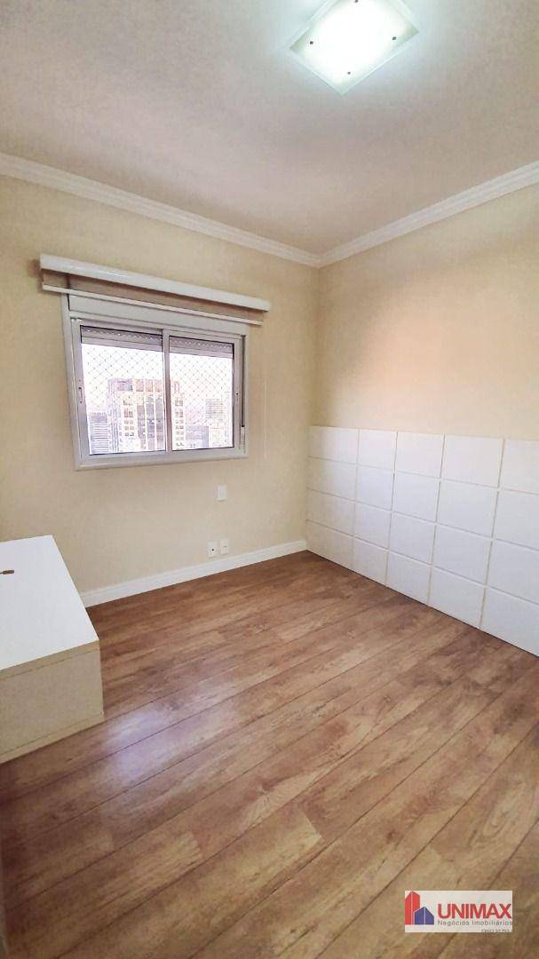 Apartamento para alugar com 3 quartos, 212m² - Foto 13