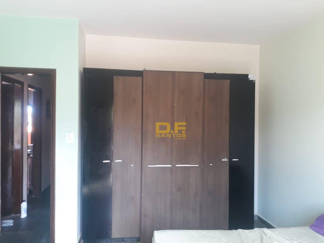 Casa à venda com 4 quartos, 200m² - Foto 3