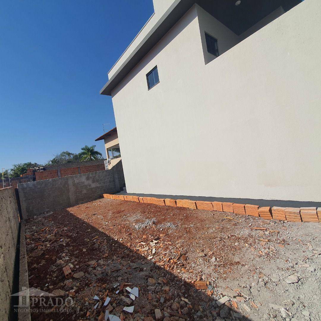 Casa à venda com 3 quartos, 75m² - Foto 25