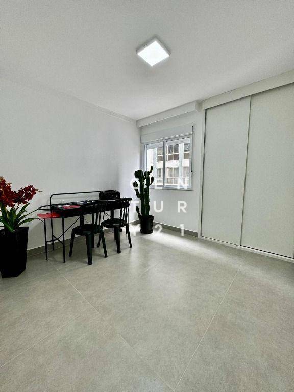 Apartamento à venda com 3 quartos, 112m² - Foto 13