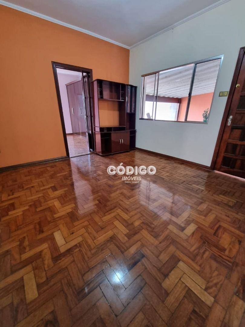 Casa para alugar com 2 quartos, 230m² - Foto 2