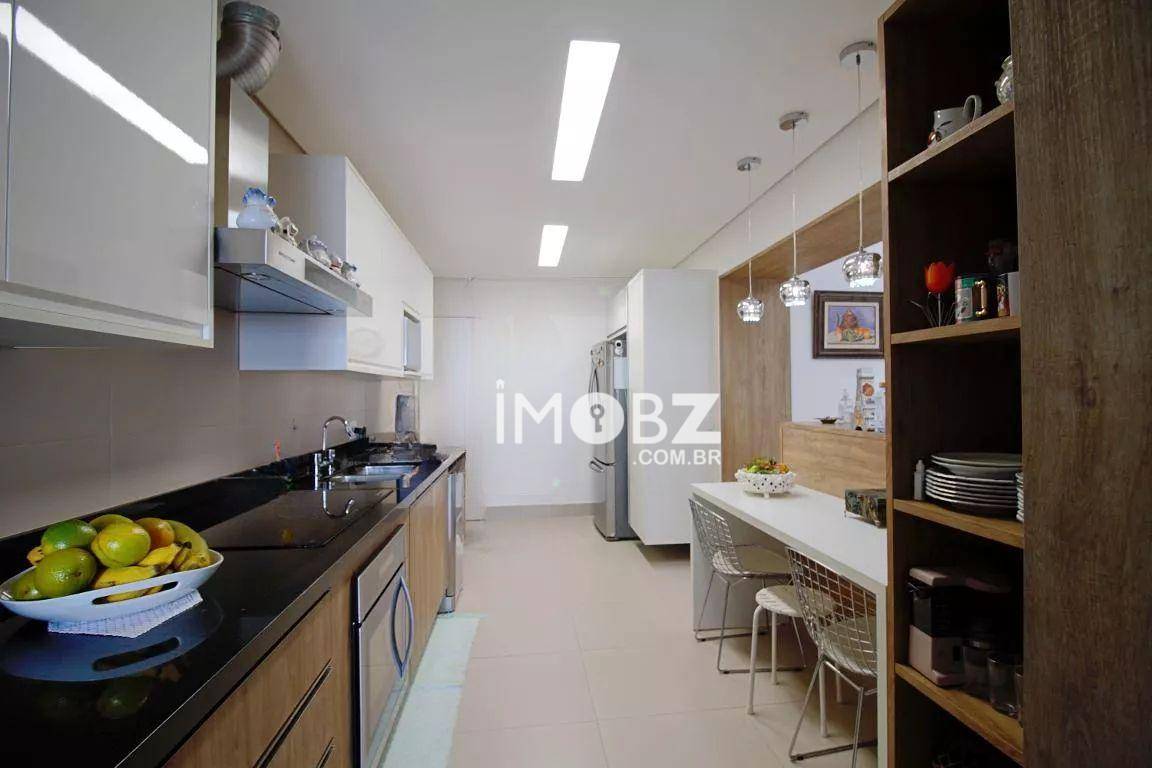 Apartamento à venda com 3 quartos, 168m² - Foto 4