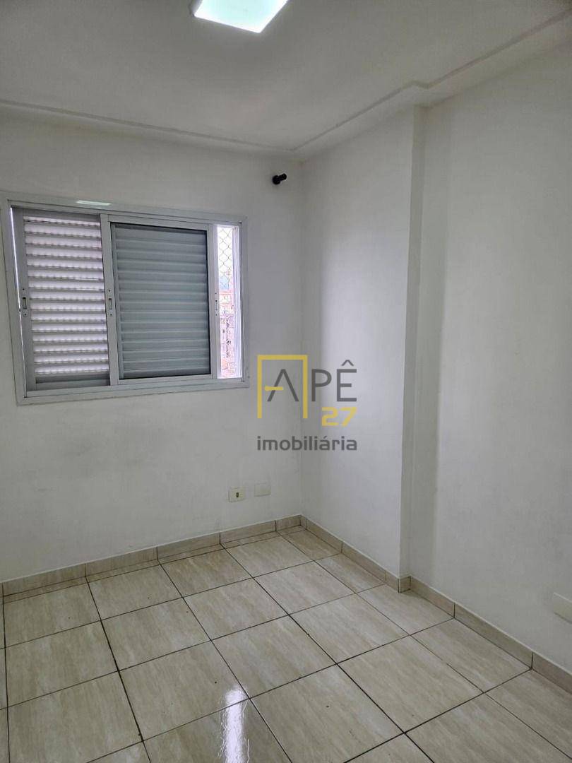 Apartamento para alugar com 3 quartos, 70m² - Foto 18