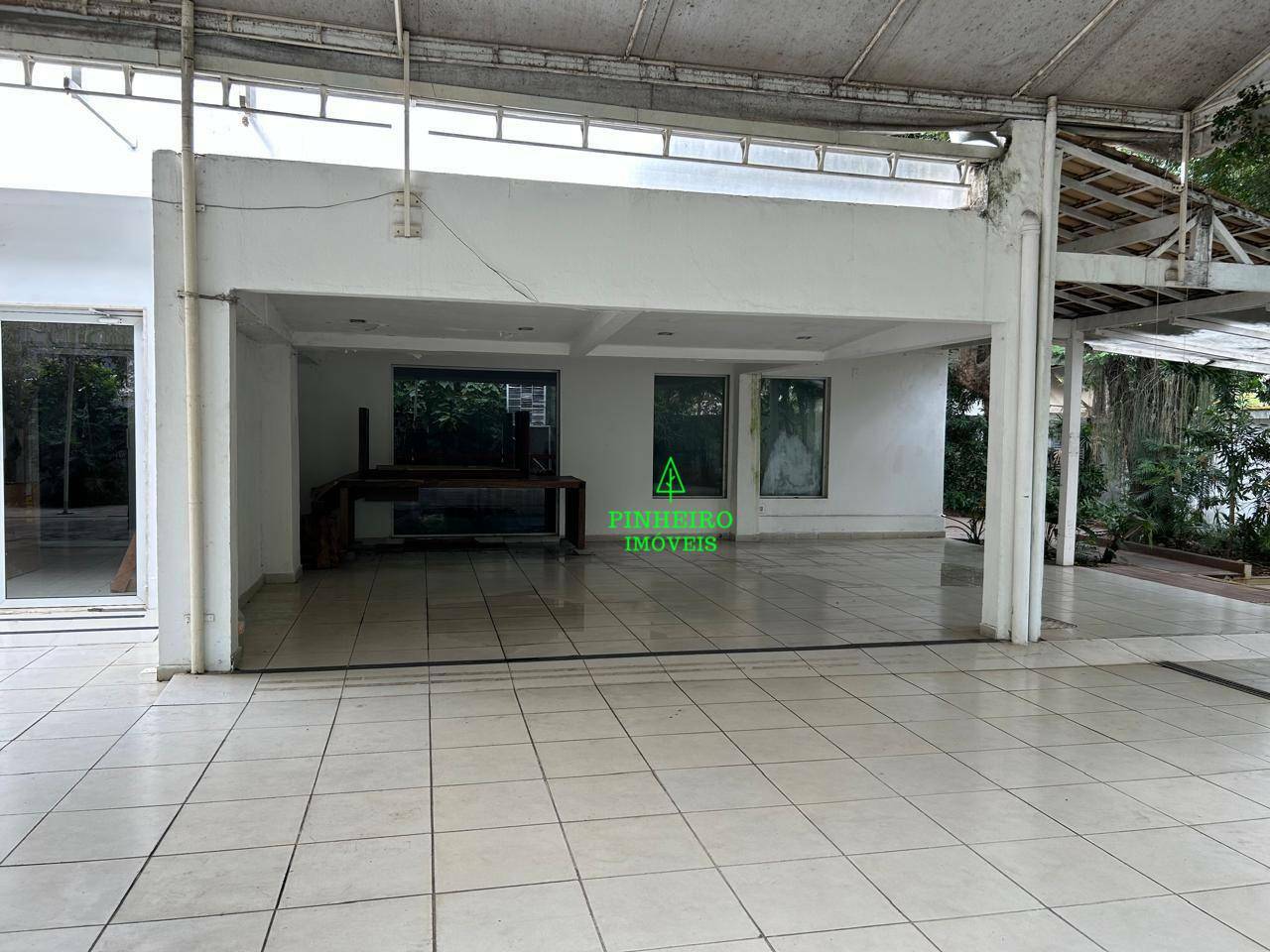 Casa à venda e aluguel com 2 quartos, 250m² - Foto 6