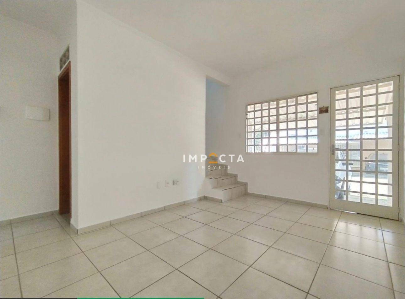 Casa à venda com 2 quartos, 67m² - Foto 2