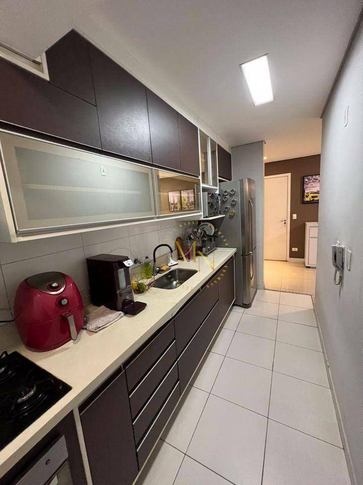 Apartamento à venda com 2 quartos, 69m² - Foto 8