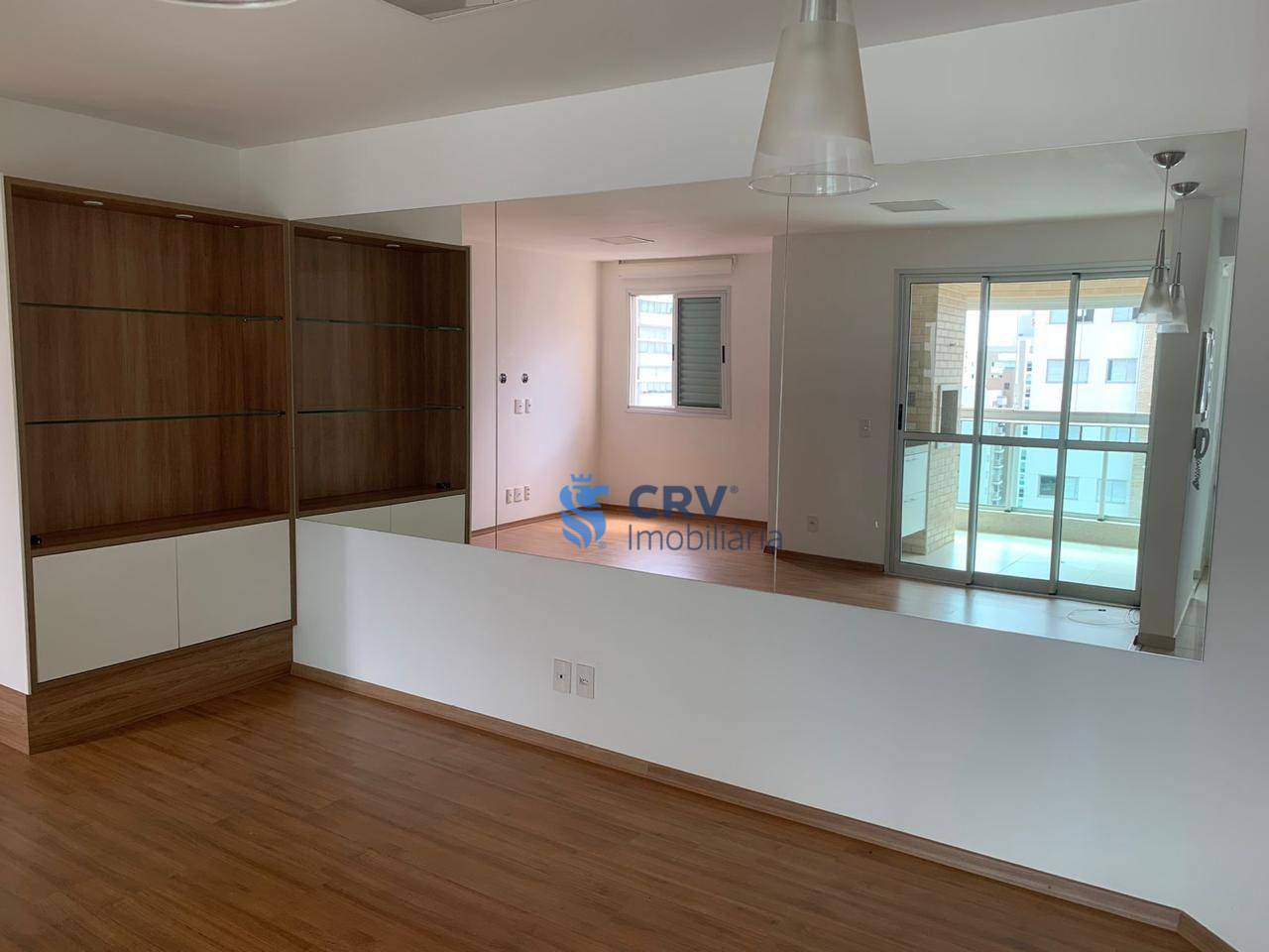 Apartamento à venda com 2 quartos, 75m² - Foto 2