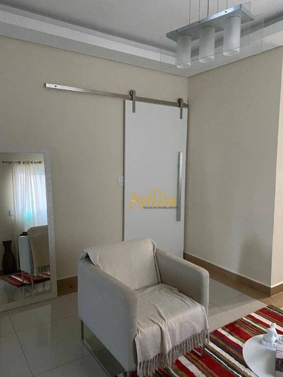 Casa de Condomínio à venda com 3 quartos, 230m² - Foto 2