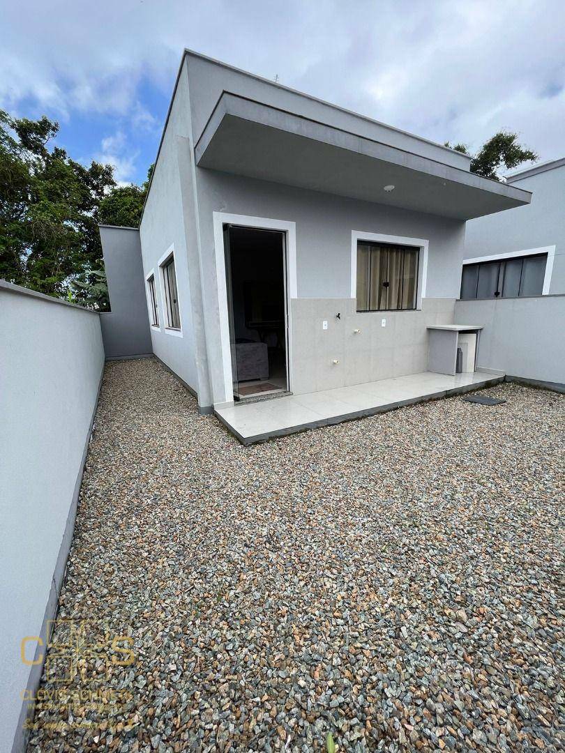 Casa à venda com 2 quartos, 57m² - Foto 4