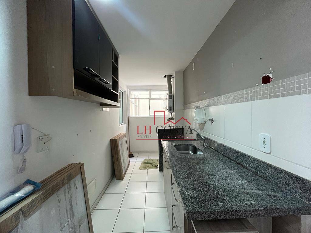 Apartamento à venda com 3 quartos, 72m² - Foto 4