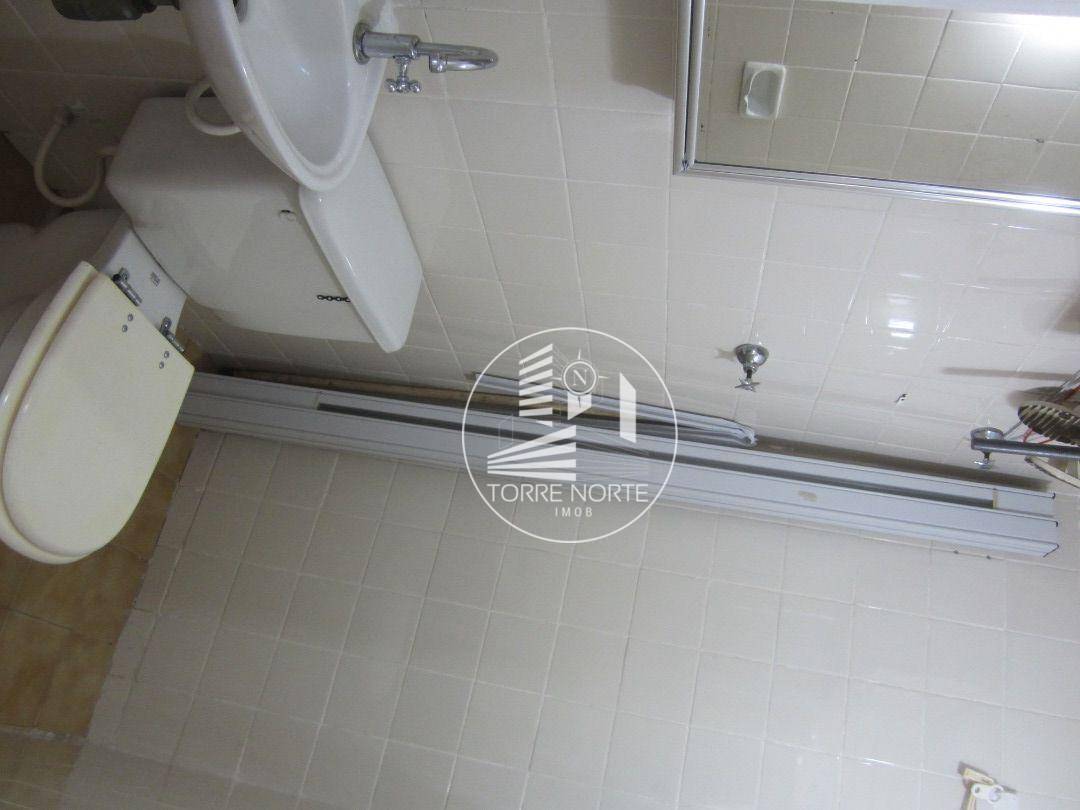 Apartamento à venda com 2 quartos, 70m² - Foto 19