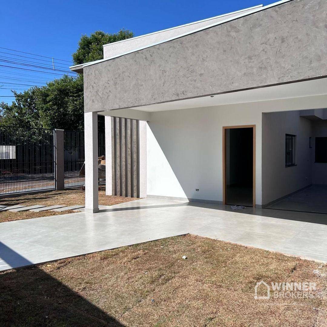 Casa à venda com 3 quartos, 93m² - Foto 1