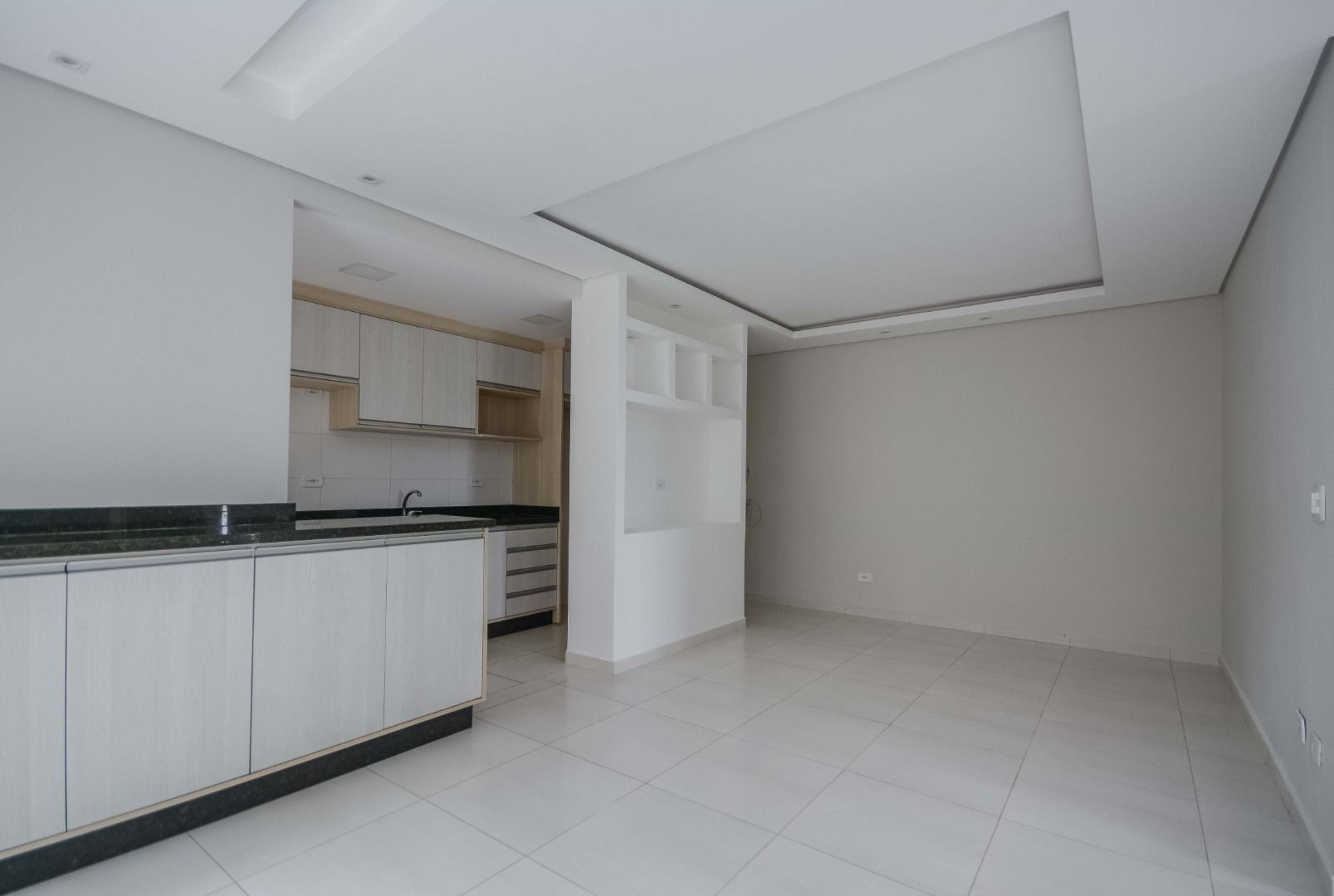 Apartamento para alugar com 2 quartos, 75m² - Foto 3