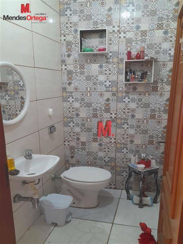 Casa à venda com 3 quartos, 209m² - Foto 14