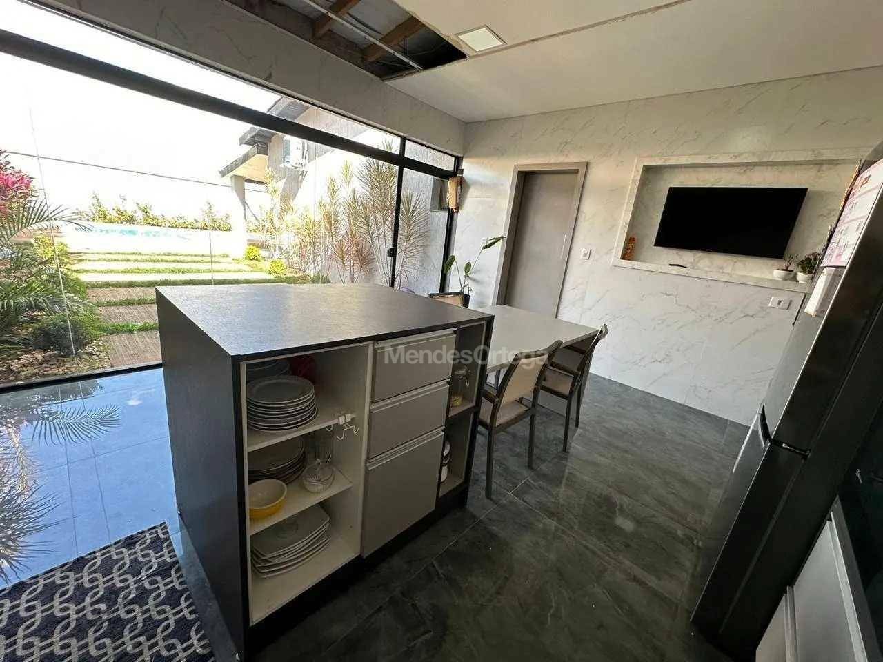 Casa à venda e aluguel com 3 quartos, 310m² - Foto 6