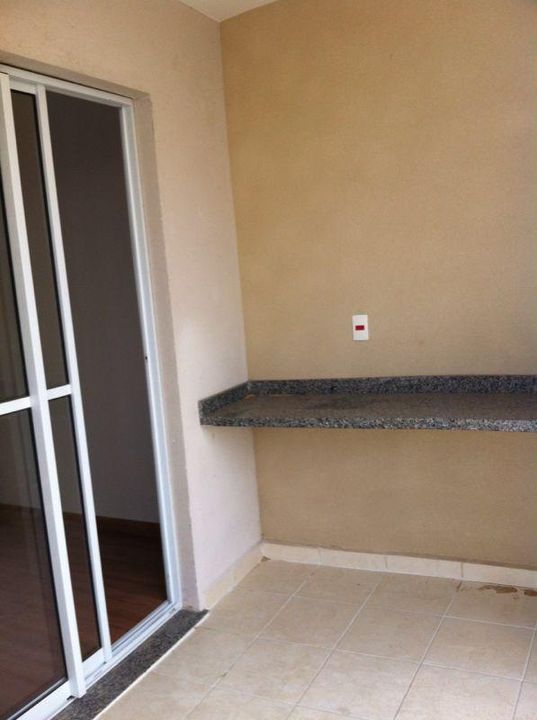 Apartamento à venda com 3 quartos, 80m² - Foto 3