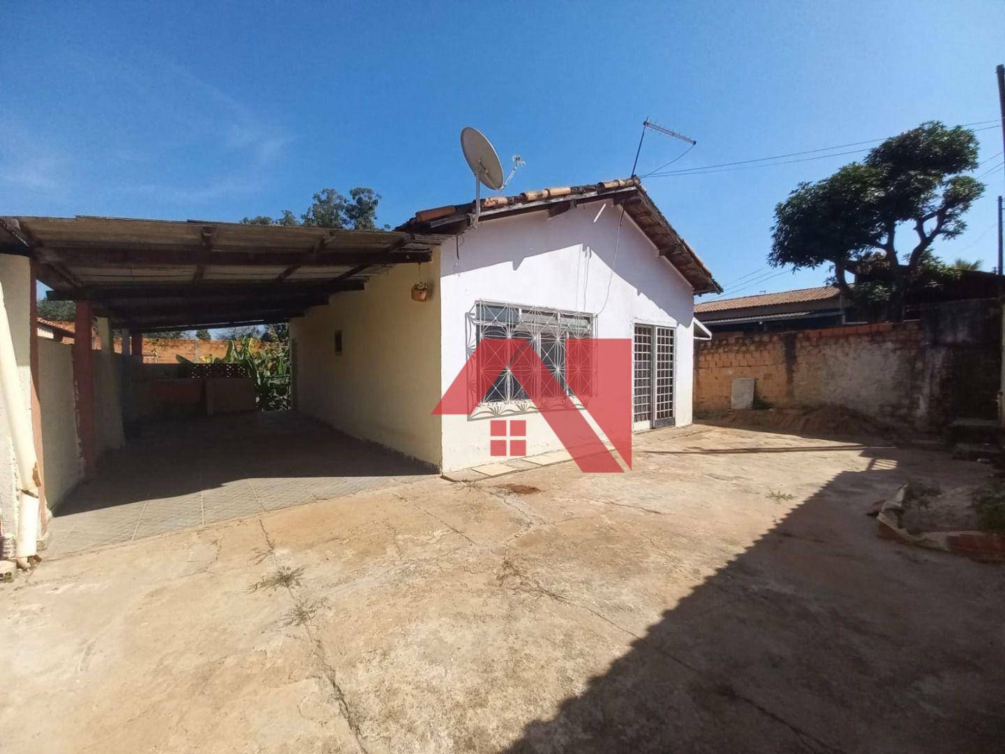 Casa à venda com 2 quartos, 80m² - Foto 1