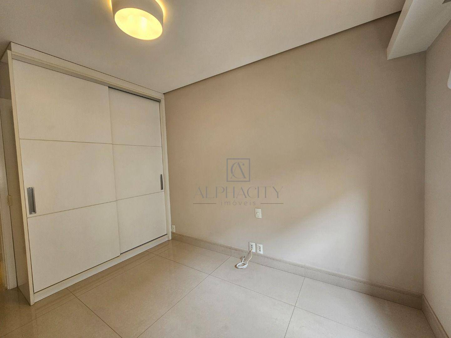 Apartamento à venda com 3 quartos, 212m² - Foto 8