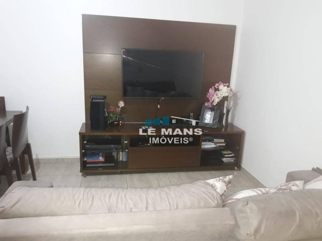 Apartamento à venda com 2 quartos, 83m² - Foto 4