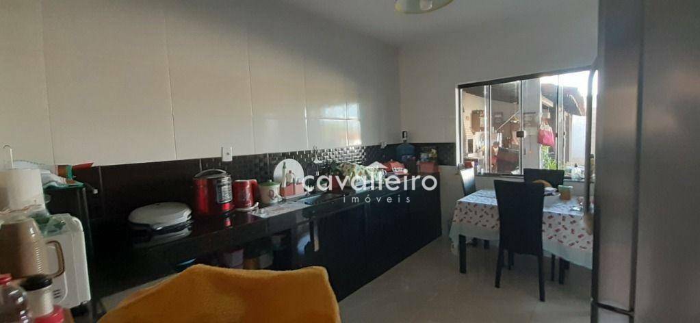 Casa à venda com 3 quartos, 230m² - Foto 14