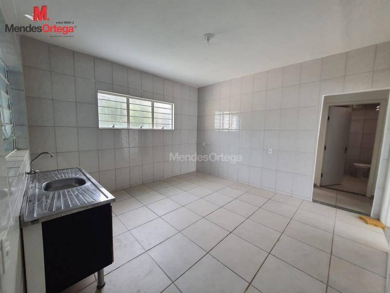 Casa para alugar com 2 quartos, 80m² - Foto 16