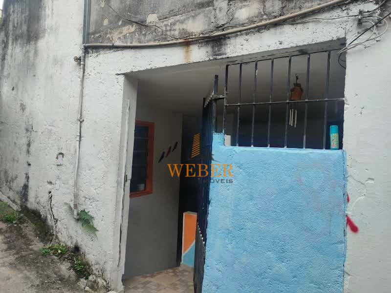 Sobrado à venda com 9 quartos, 200m² - Foto 14