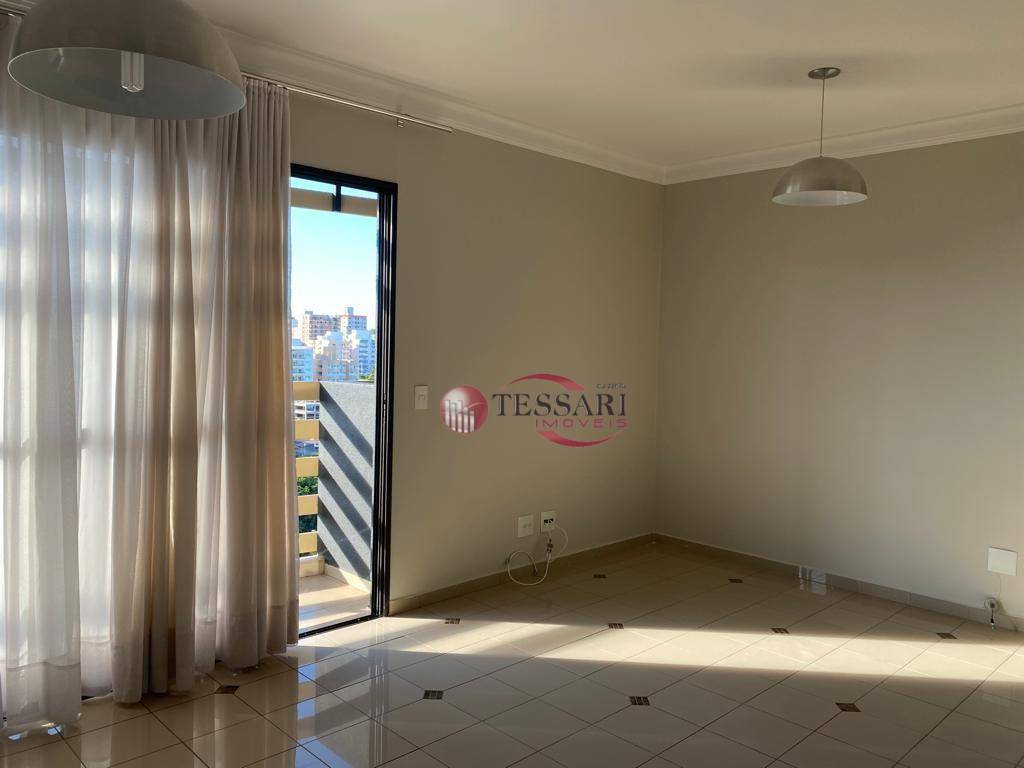 Apartamento à venda com 2 quartos, 70m² - Foto 2