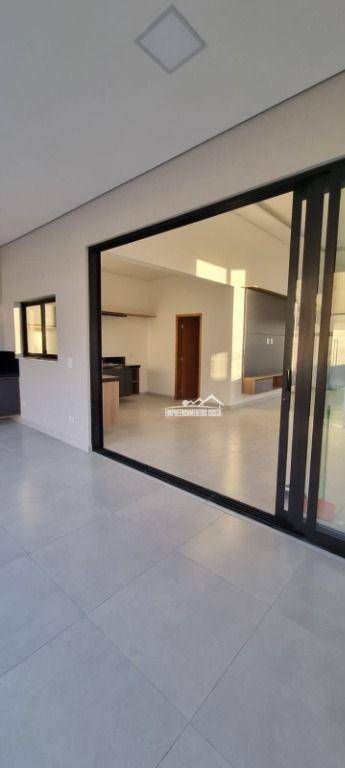 Casa de Condomínio para alugar com 3 quartos, 215m² - Foto 10