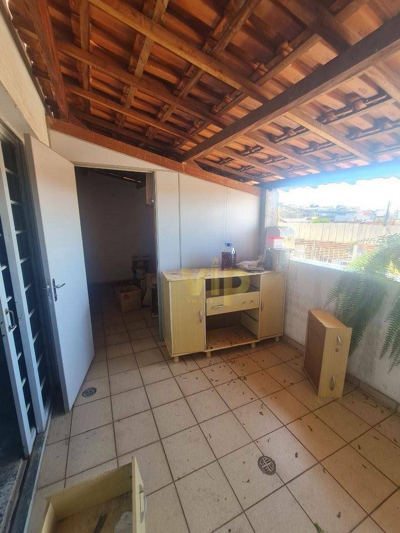 Casa à venda com 5 quartos, 600m² - Foto 18