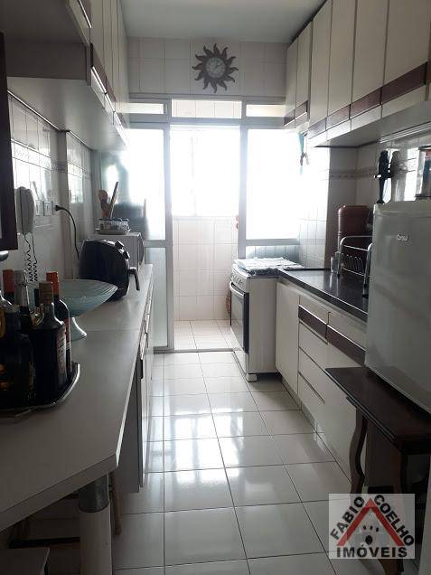 Apartamento à venda com 2 quartos, 63m² - Foto 5