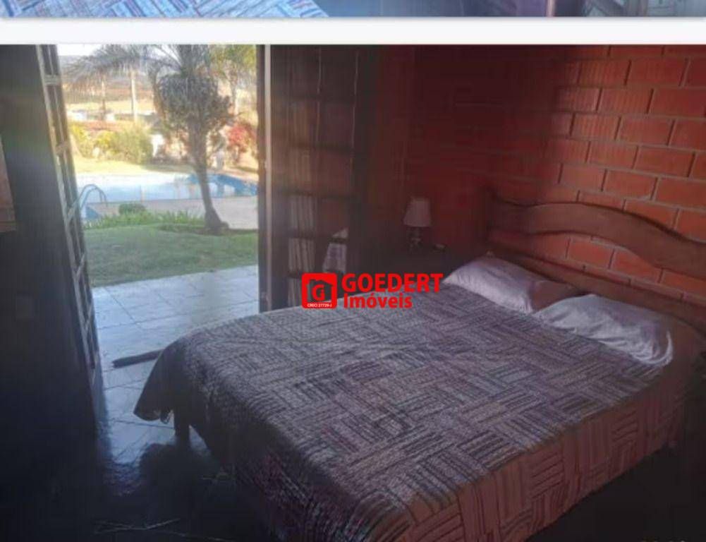 Chácara à venda com 3 quartos, 200m² - Foto 16
