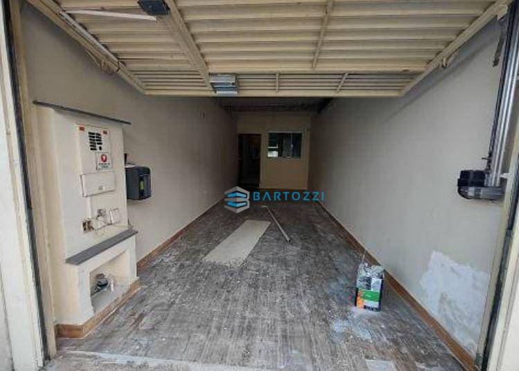 Sobrado à venda e aluguel com 3 quartos, 200m² - Foto 3