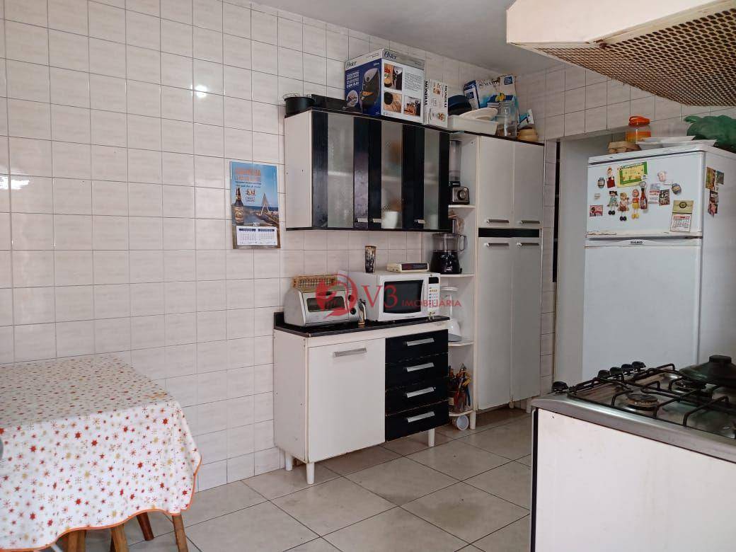 Casa à venda com 4 quartos, 138m² - Foto 26