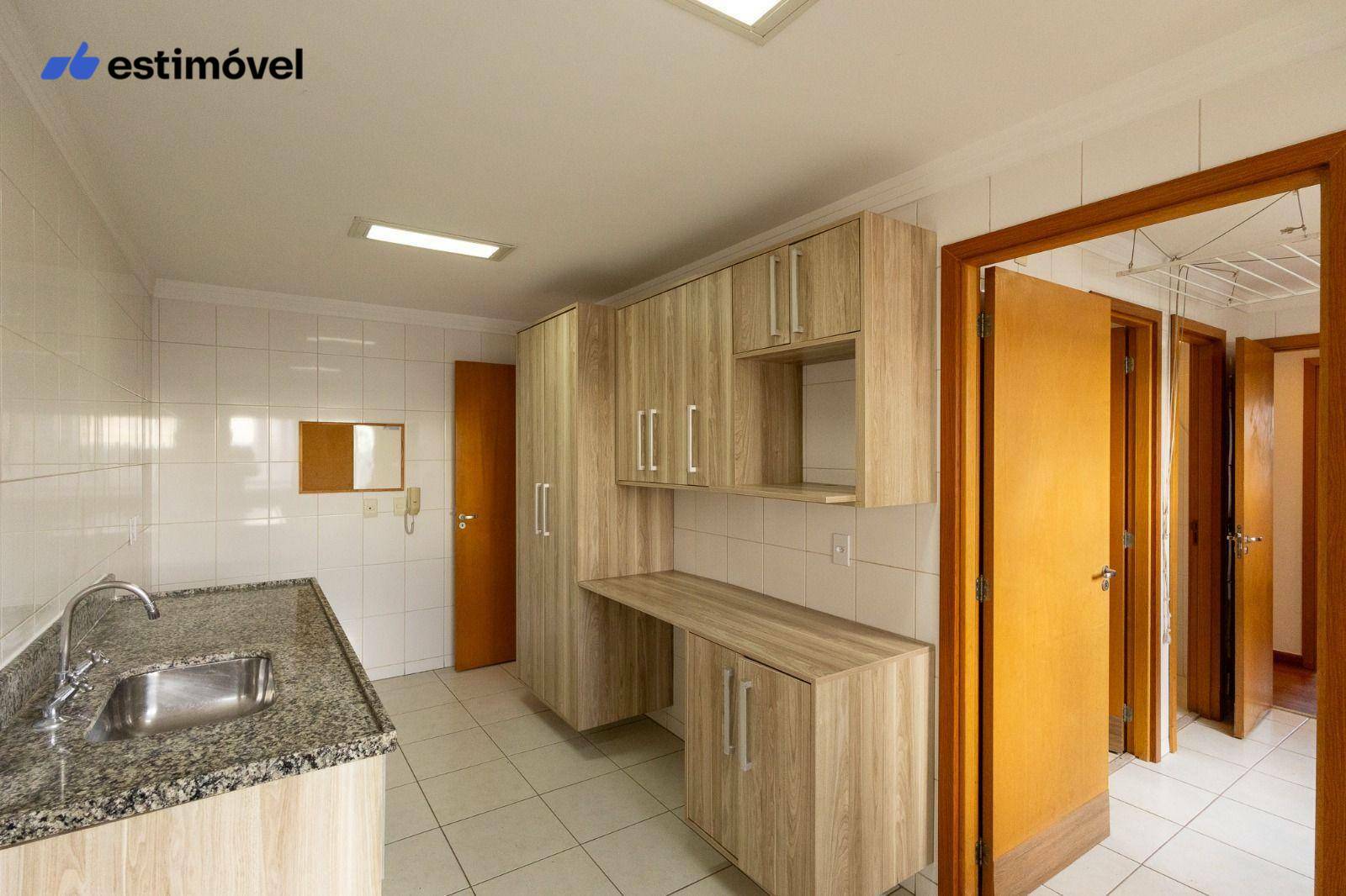 Apartamento para alugar com 3 quartos, 135m² - Foto 14
