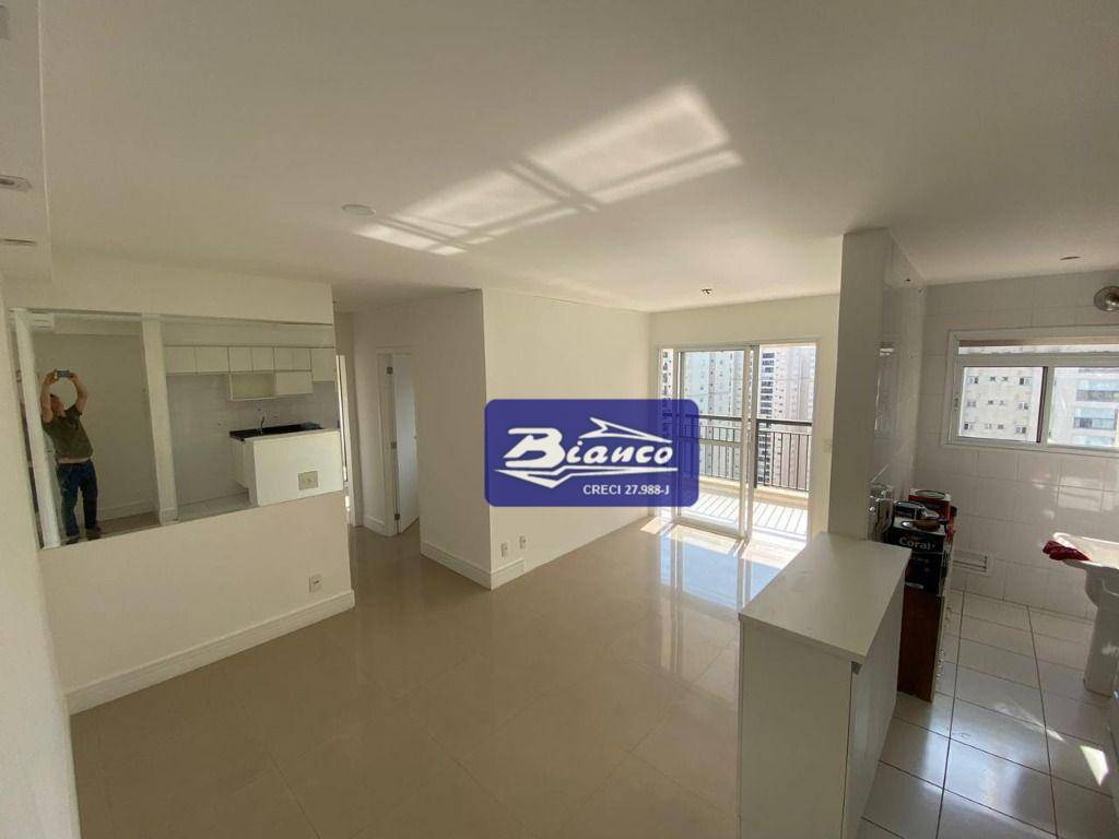 Apartamento para alugar com 2 quartos, 65m² - Foto 7