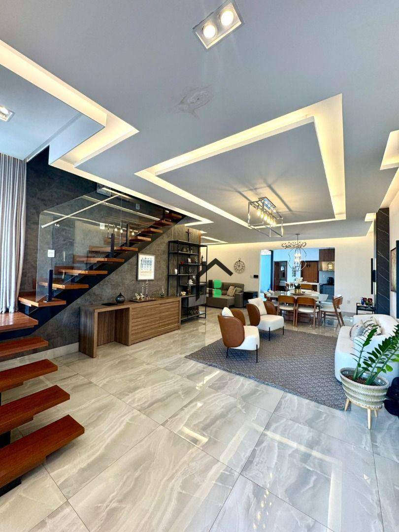 Casa, 4 quartos, 237 m² - Foto 2