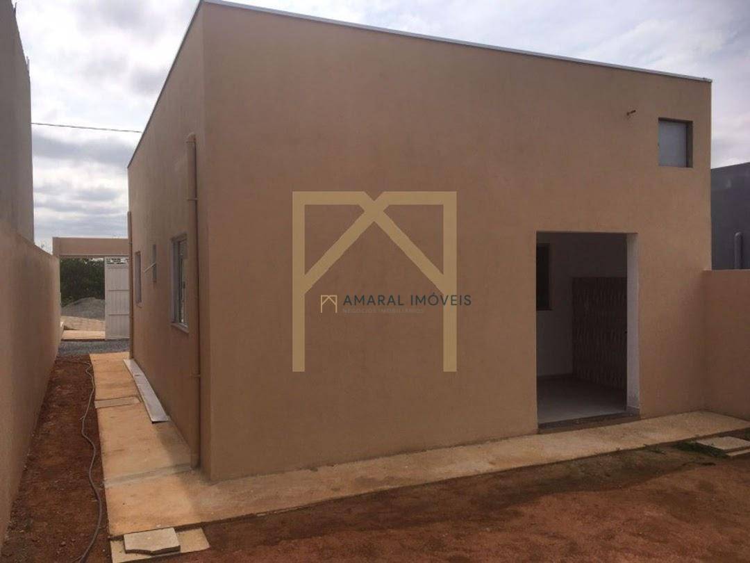 Casa à venda com 2 quartos, 60m² - Foto 3