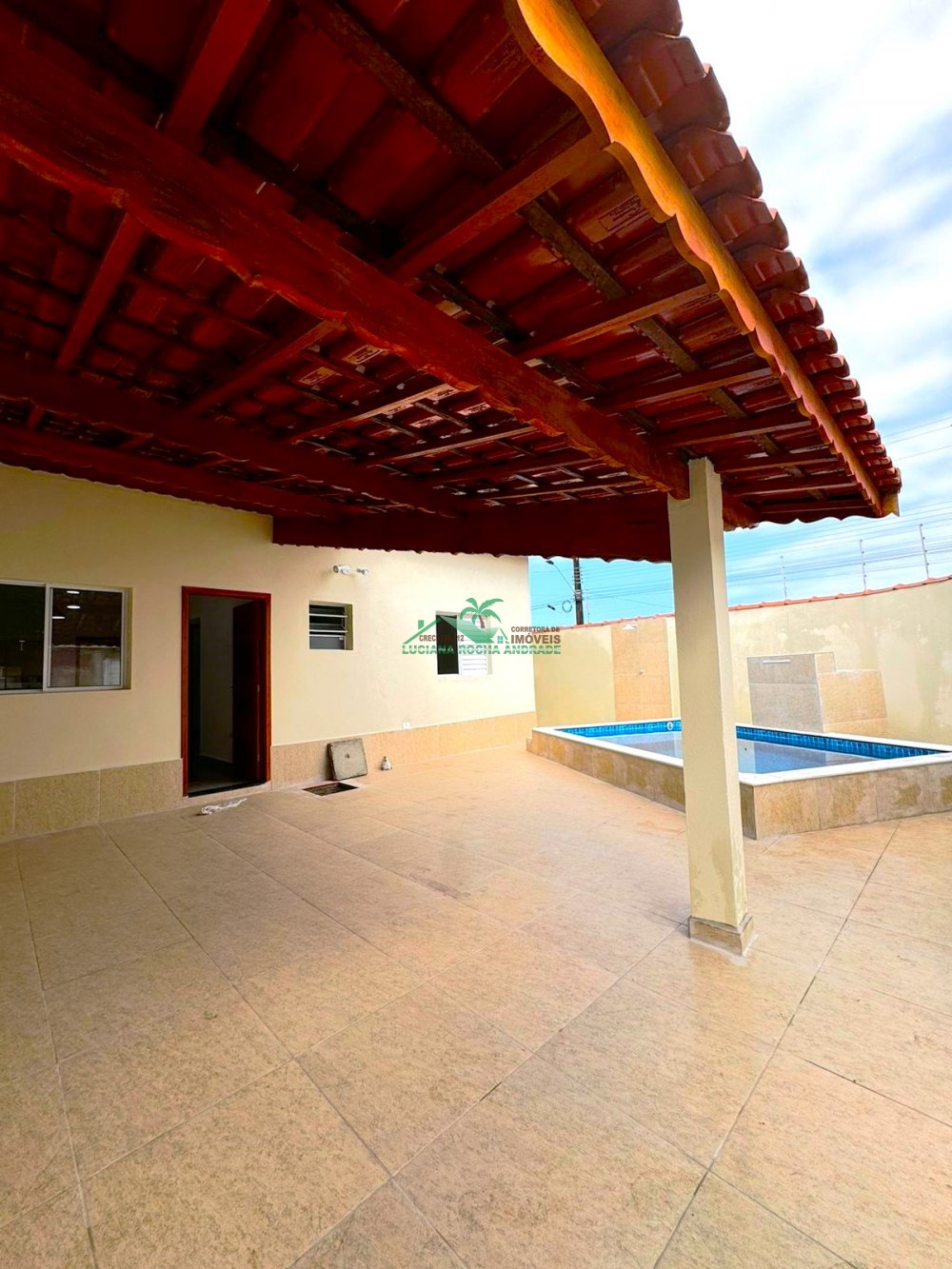 Casa à venda com 2 quartos, 138m² - Foto 1